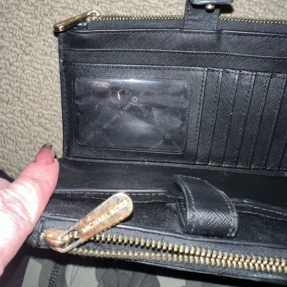 Authentic Michael Kors black leather wristlet - Picture 2 of 7